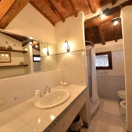 Celle Di Lecchi Padronale